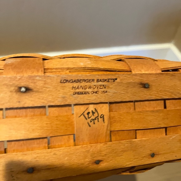 Longaberger Handled Basket - Picture 3 of 6